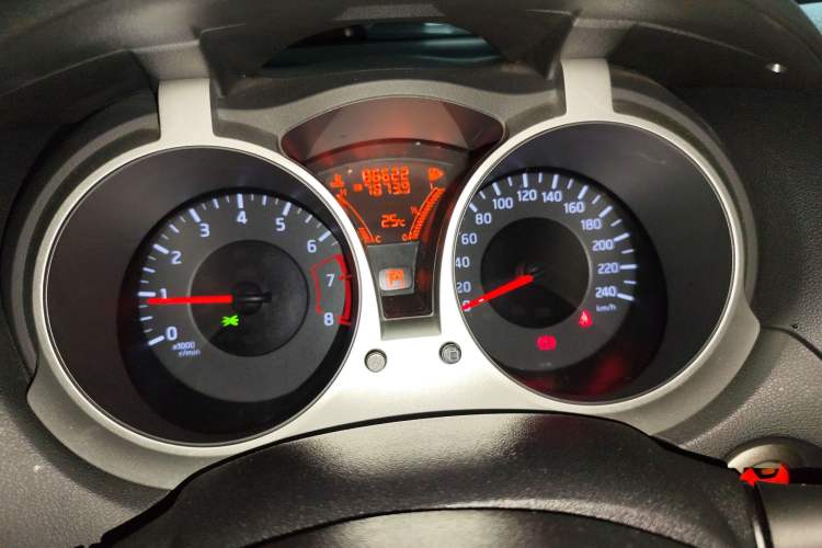 Used Infiniti ESQ 2014 1.6L Spontaneous Edition
