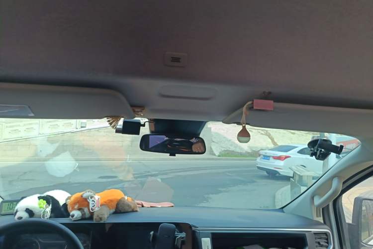 Used Ford Transit 2023 2.0T Diesel Manual Multifunction Commercial Vehicle Mid-axle Mid-roof 5/6 Seats Headliner