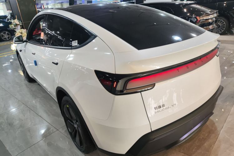 Used Tesla Model Y 2026 Facelifted Long-Range Rear-Drive Model Rear Left 45 Deg