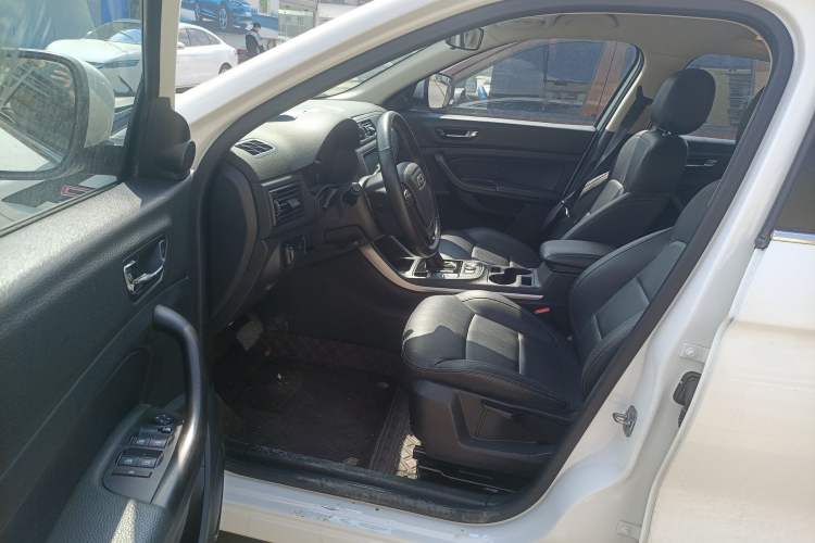 Used Qoros 5 2018 Revised Version 1.6T Automatic Leading Edition