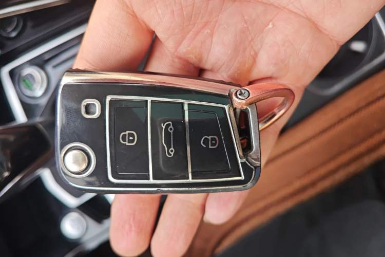 Used Volkswagen Tayron 2023 380TSI Four-Wheel Drive R-Line High-Energy Version Vehicle Key