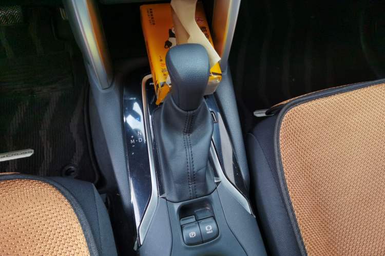 Used Toyota Corolla Cross 2024 2.0L Pioneer Edition Gear Lever