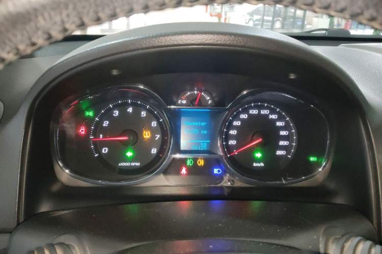 Used Chevrolet Captiva 2015 2.4L 4x4 Flagship Edition 7-Seater
