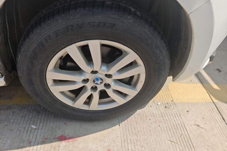 Used Venucia T70 2015 2.0L CVT Smart Edition
