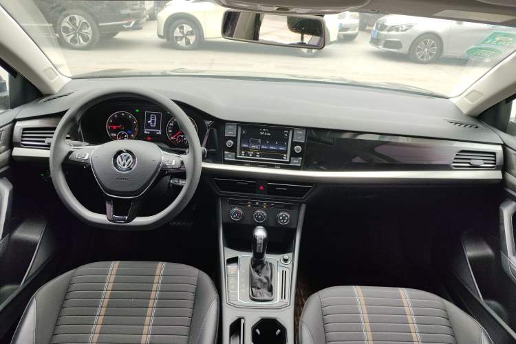 Used Volkswagen Lavida 2019 280TSI DSG Comfort Edition China VI standard Center Console