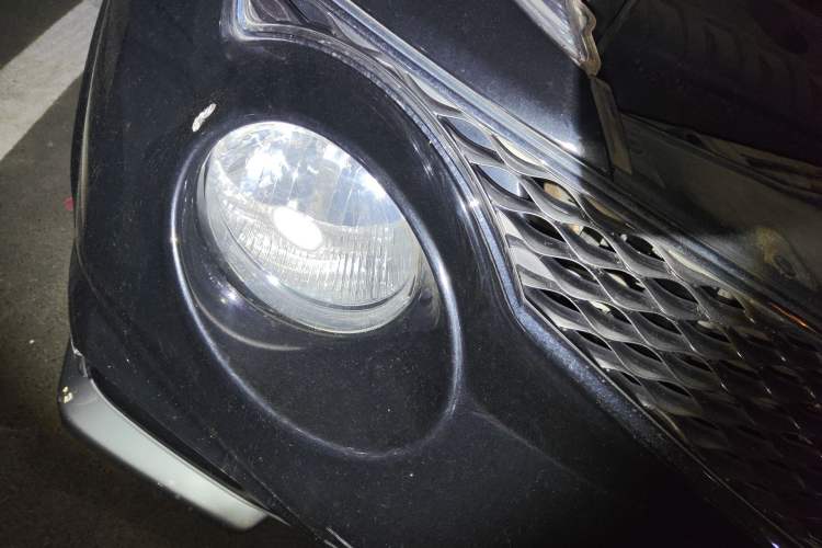 Used Infiniti ESQ 2014 1.6L Spontaneous Edition Right Front Headlight