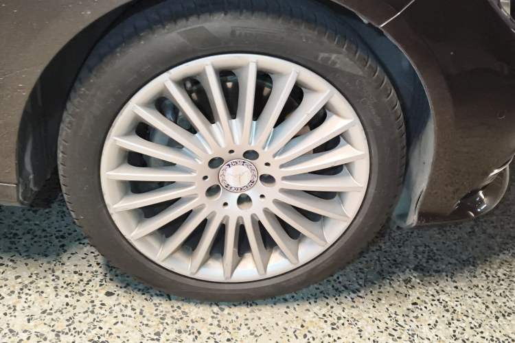 Used Mercedes-Benz E-Class 2014 E 260 L Luxury Model
