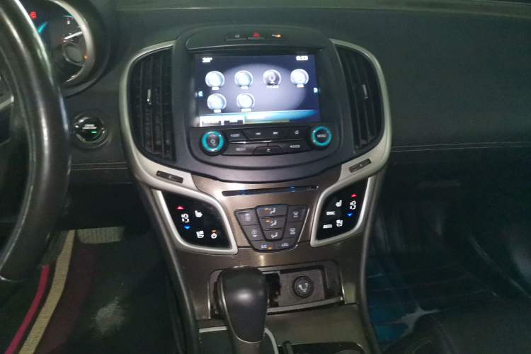 Used Buick LaCrosse 2013 2.0T SIDI Smart Luxury Flagship Edition Audio And AC Panel