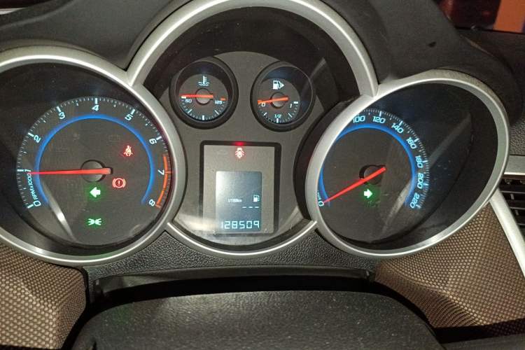 Used Chevrolet Cruze 2013 Hatchback 1.6L Manual Luxury Model
