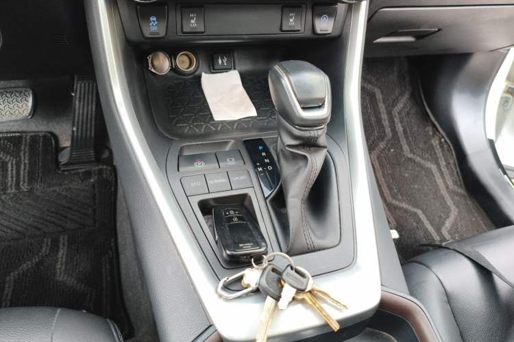 Used Toyota RAV4 2022 2.0L CVT Two-Wheel Drive Fashion Plus Edition