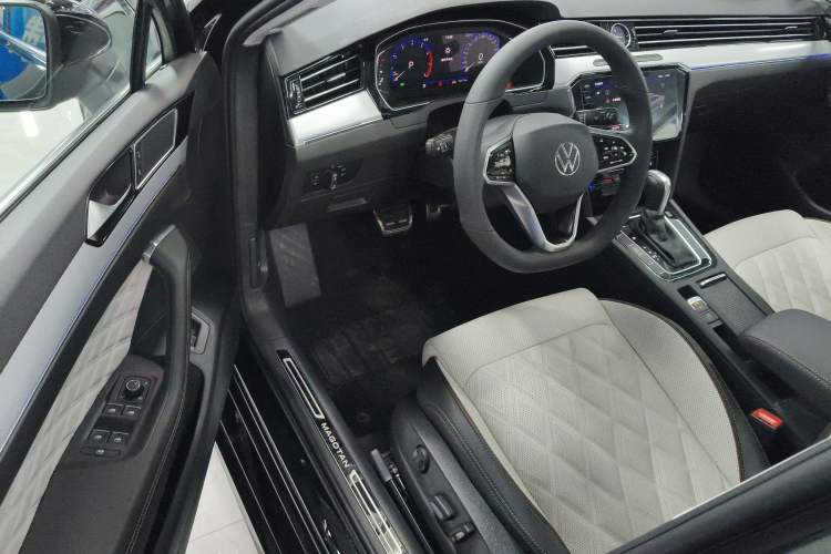 Used Volkswagen Magotan 2023 2 Million Units Limited Edition 330TSI DSG Leading Version Driver Seat