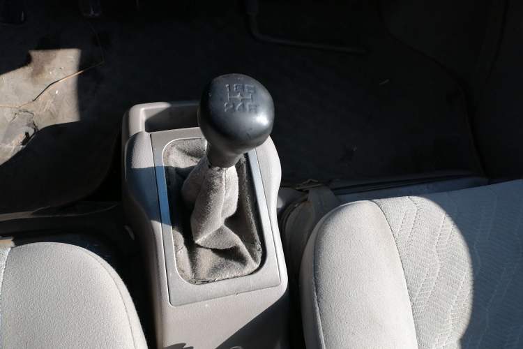 Used Wuling Rongguang 2011 1.2L Comfort Model
