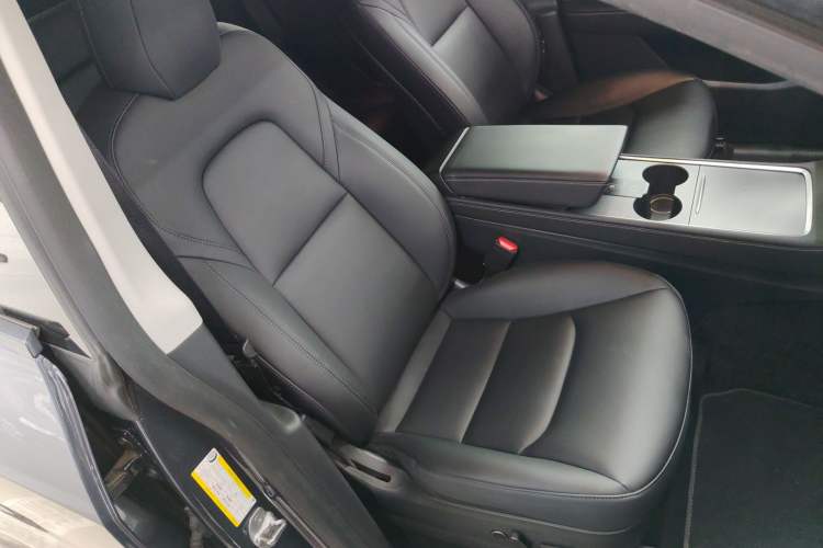 Used Tesla Model Y 2021 Long-Range All-Wheel-Drive Version