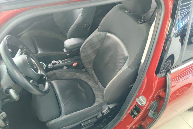 Used MINI 2015 1.5T COOPER Fun Five-Door Edition
