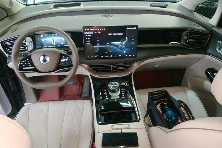 Used Denza D9 2022 EV 600 Four-Wheel Drive Prestige Model Interior 2