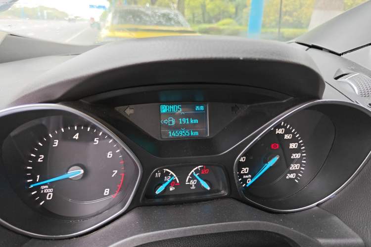 Used Ford Kuga 2013 1.6L GTDi Two-Wheel-Drive Trend Model Odometer Close Up