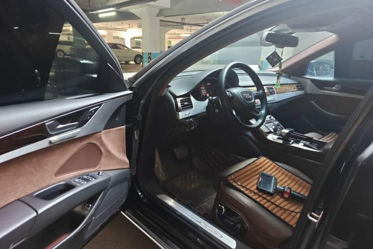 Used Audi A8 2016 A8L 45 TFSI quattro Comfort model
