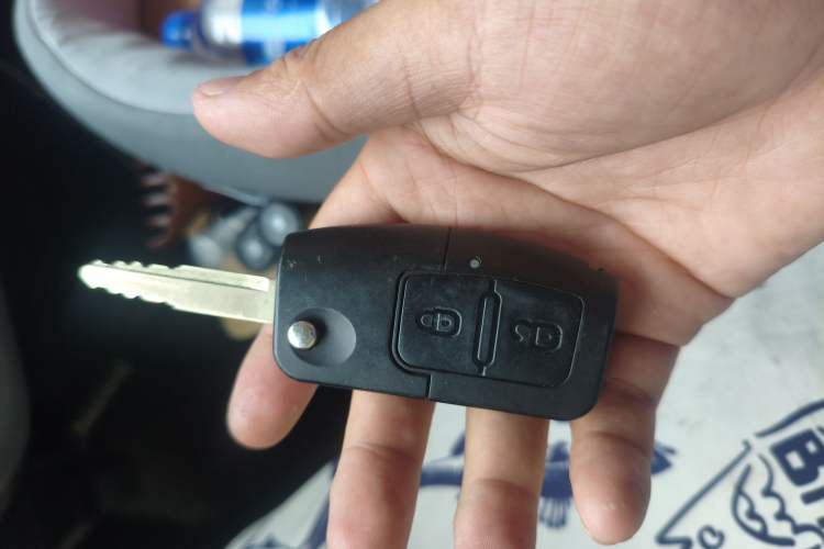 Used Foton Scenic G9 2021 2.4L Gasoline Commercial Version Long Wheelbase High-Roof 5-Seater Van 4K22D4M
