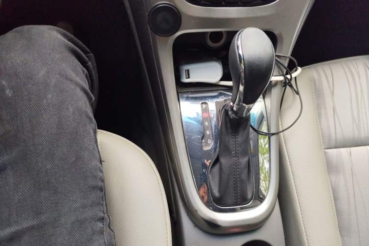 Used Buick GT 2014 XT 1.6L Automatic Comfort Edition Gear Lever