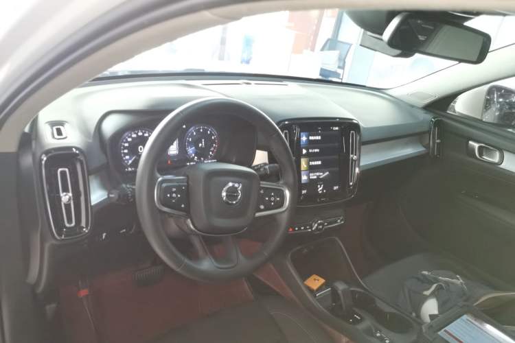 Used Volvo XC40 2022 T4 Four-Wheel Drive Smart & Stylish Edition