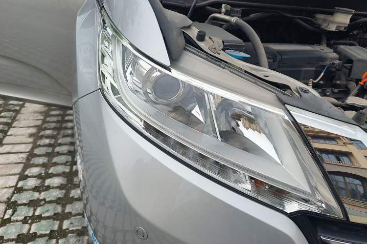 Used Honda Odyssey 2015 Revised 2.4L Luxury Edition Right Front Headlight
