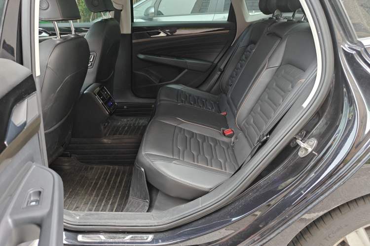 Used Volkswagen Passat 2020 330TSI Elite Edition China VI
