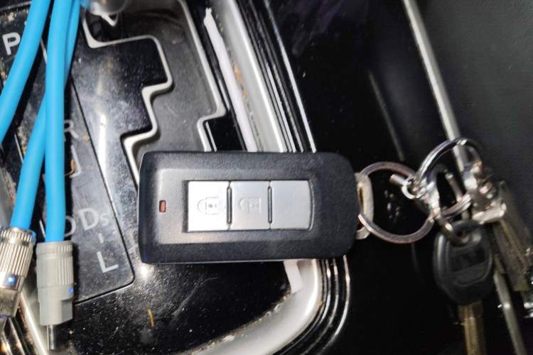 Used Mitsubishi Outlander 2020 2.0L Two-Wheel Drive Enjoyment Version 5 Seats Vehicle Key