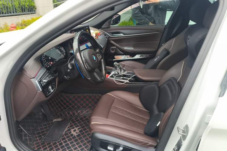 Used BMW 5 Series 2023 530Li Leading Model M Sport Package Left Front Seat