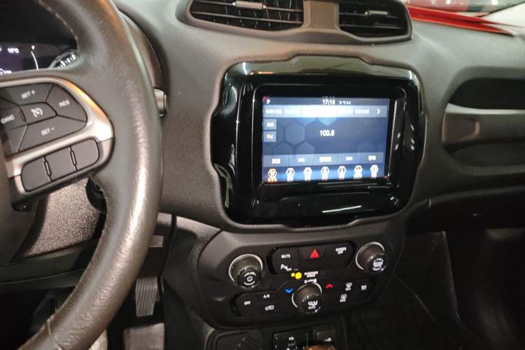 Used Jeep Renegade 2021 220T Automatic Elite Edition Audio And AC Panel