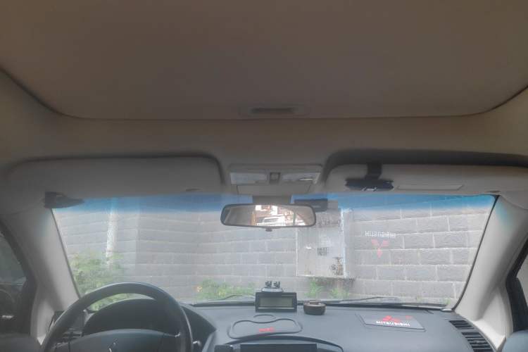 Used Mitsubishi Galant  Headliner