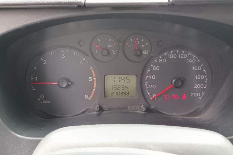 Used Ford Transit Custom 2016 2.2T Short-Wheelbase 6-Seater Mid-Roof Multi-Purpose Vehicle