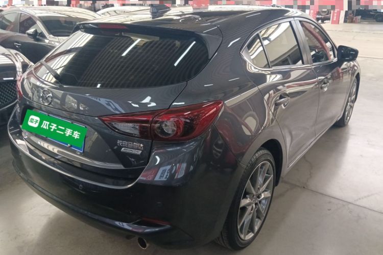 Used Mazda 3 Axela 2017 Hatchback 2.0L Automatic Luxury Model China VI Standard