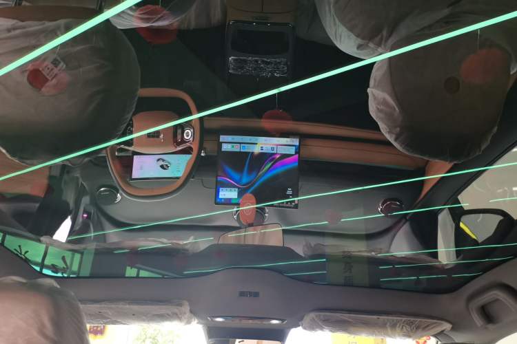 Used Geely Galaxy 8 2025 130km EM-i Prestige Edition Headliner