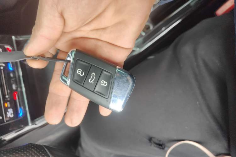 Used Volkswagen Passat New Energy 2023 430 PHEV Hybrid Elite Edition Vehicle Key