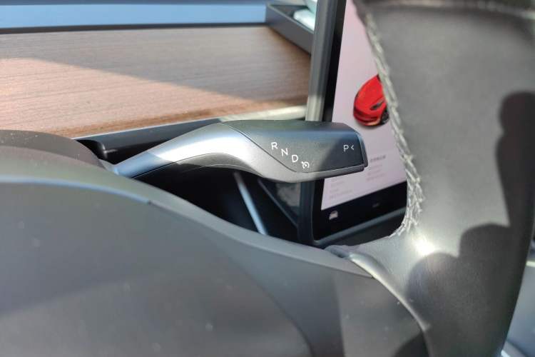 Used Tesla Model 3 2019 Long-Range All-Wheel-Drive Version
