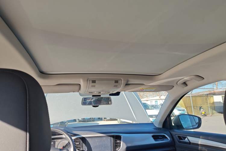 Used Volkswagen T-ROC 2018 230TSI DSG Two-Wheel Drive Advanced Version China V Standard
