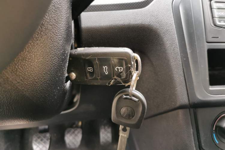 Used Volkswagen Jetta 2017 1.5L Manual Fashion Edition