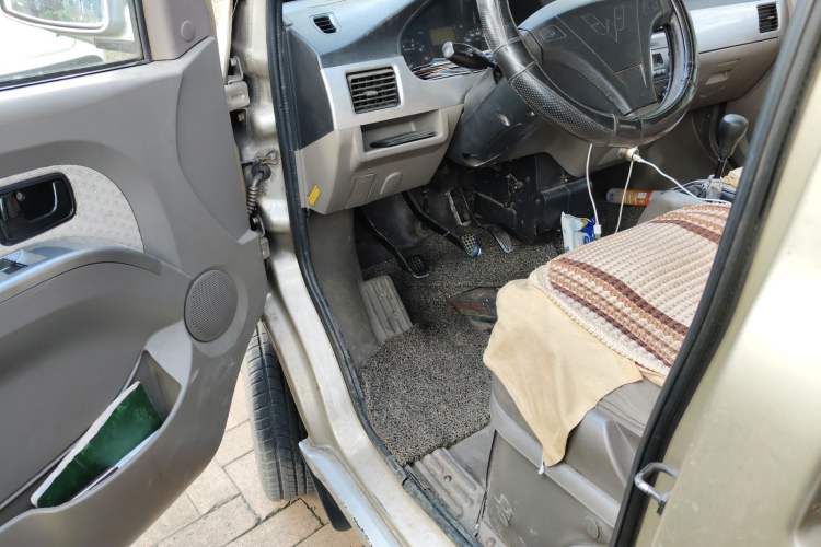 Used Wuling Rongguang 2011 1.2L Standard Version
