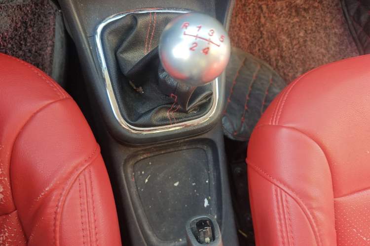 Used Volkswagen Polo 2011 1.4L Manual ZhiLe Edition Gear Lever