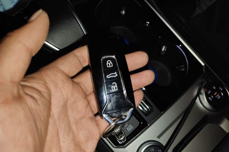 Used Volkswagen Touareg 2019 2.0 TSI Ruiyi Edition China V Standard Vehicle Key