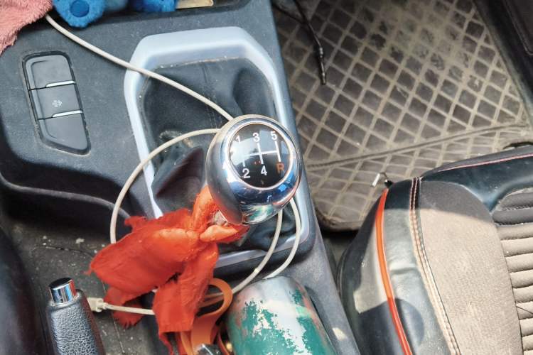 Used JMC Baodian 2023 2.5T Diesel Two-Wheel Drive Comfort Edition Flat-Base Cargo Bed Long Wheelbase JX4D25A6L