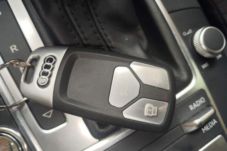 Used Audi A3 2019 Limousine 40 TFSI Sport Version China V Emission Standard Vehicle Key