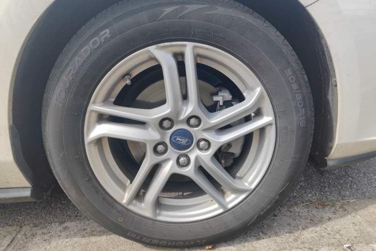 Used Ford Focus 2019 Hatchback 1.5L Automatic Sharp Edition China V Standard Right Front Wheel Hub