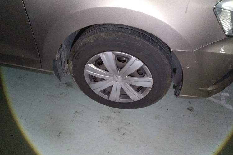 Used Volkswagen Jetta 2017 1.5L Manual Fashion Edition Right Front Wheel Hub