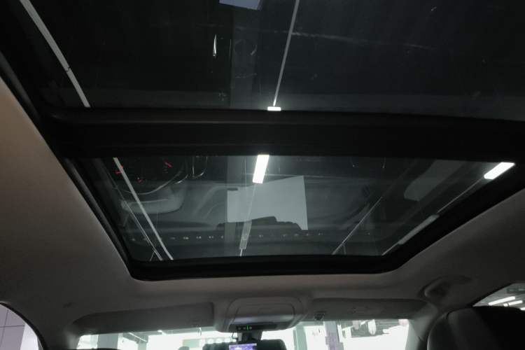 Used Chevrolet Equinox 2019 Redline 550T Automatic All-Wheel-Drive RS Model China VI Standard Headliner