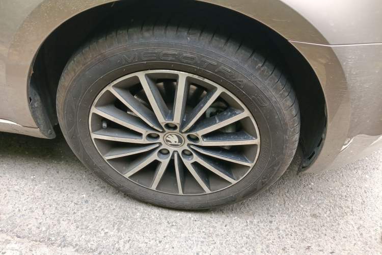 Used Skoda Octavia 2019 1.5L Automatic Smart Drive Luxury Edition China VI Standard