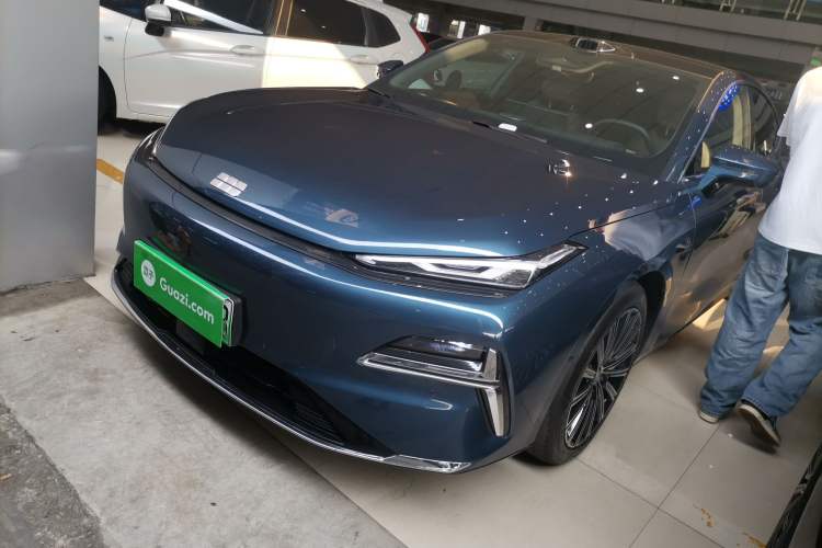 Used Geely Galaxy 8 2025 130km EM-P Starship Edition