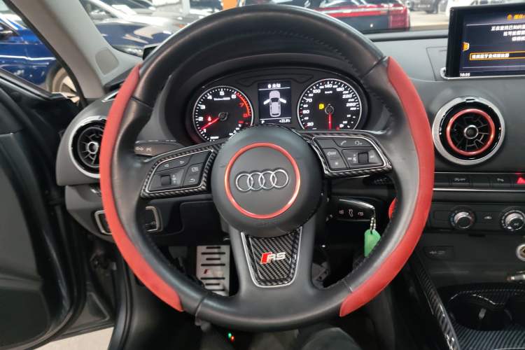 Used Audi A3 2019 Sportback 35 TFSI Fashion Edition China VI Emission Standard Steering Wheel