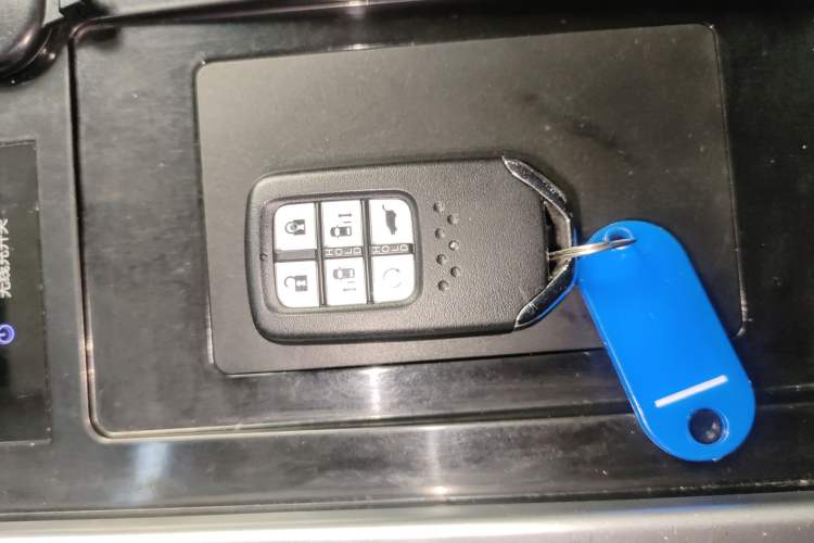 Used Honda Elysion 2022 2.0L eHEV Luxury First Edition
