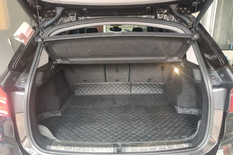 Used BMW X1 2019 sDrive20Li Leading Model Trunk